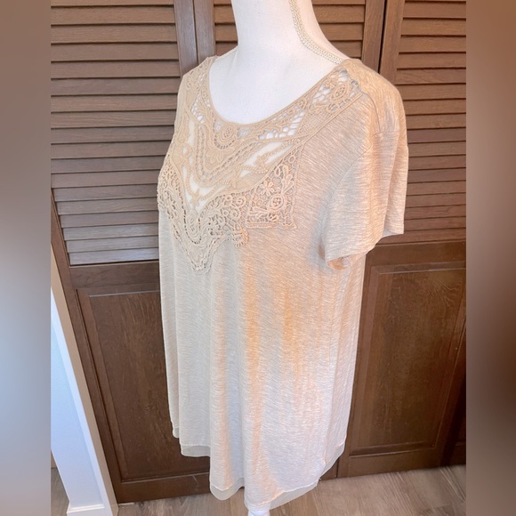 Maurices Appliqué Tan Heather Top size L - Picture 2 of 7